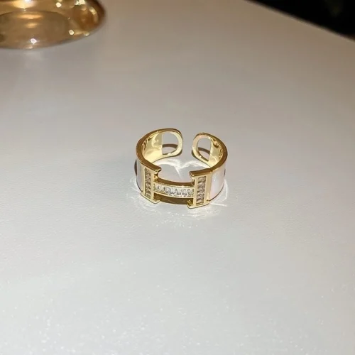 Anillos Dorados Elegantes con Brillantes