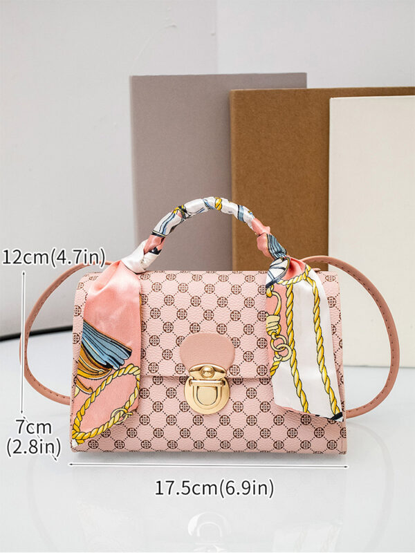 Cartera Elegante con Pañuelo